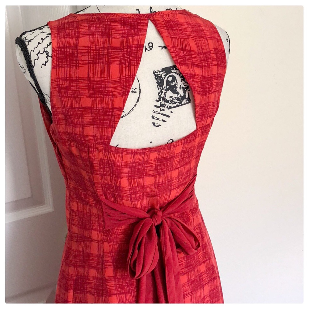 ❤️Beautiful Red sleeveless dress w keyhole back❤️ - Picture 5 of 7